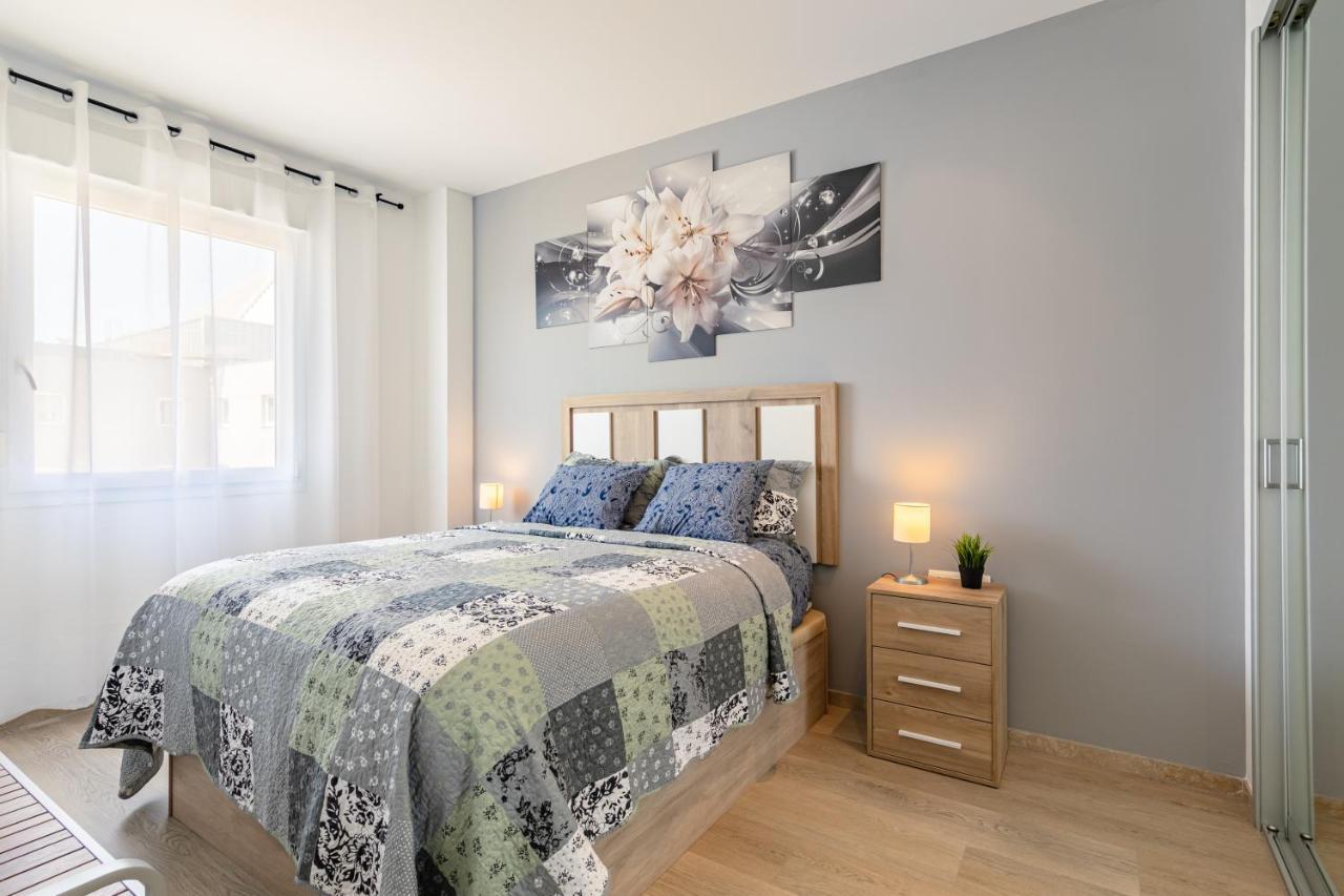 Apartment With Free Parking And Pool Bormujos Buitenkant foto