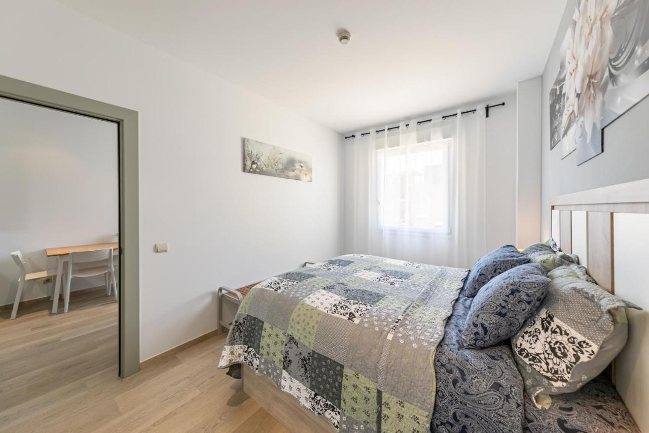 Apartment With Free Parking And Pool Bormujos Buitenkant foto