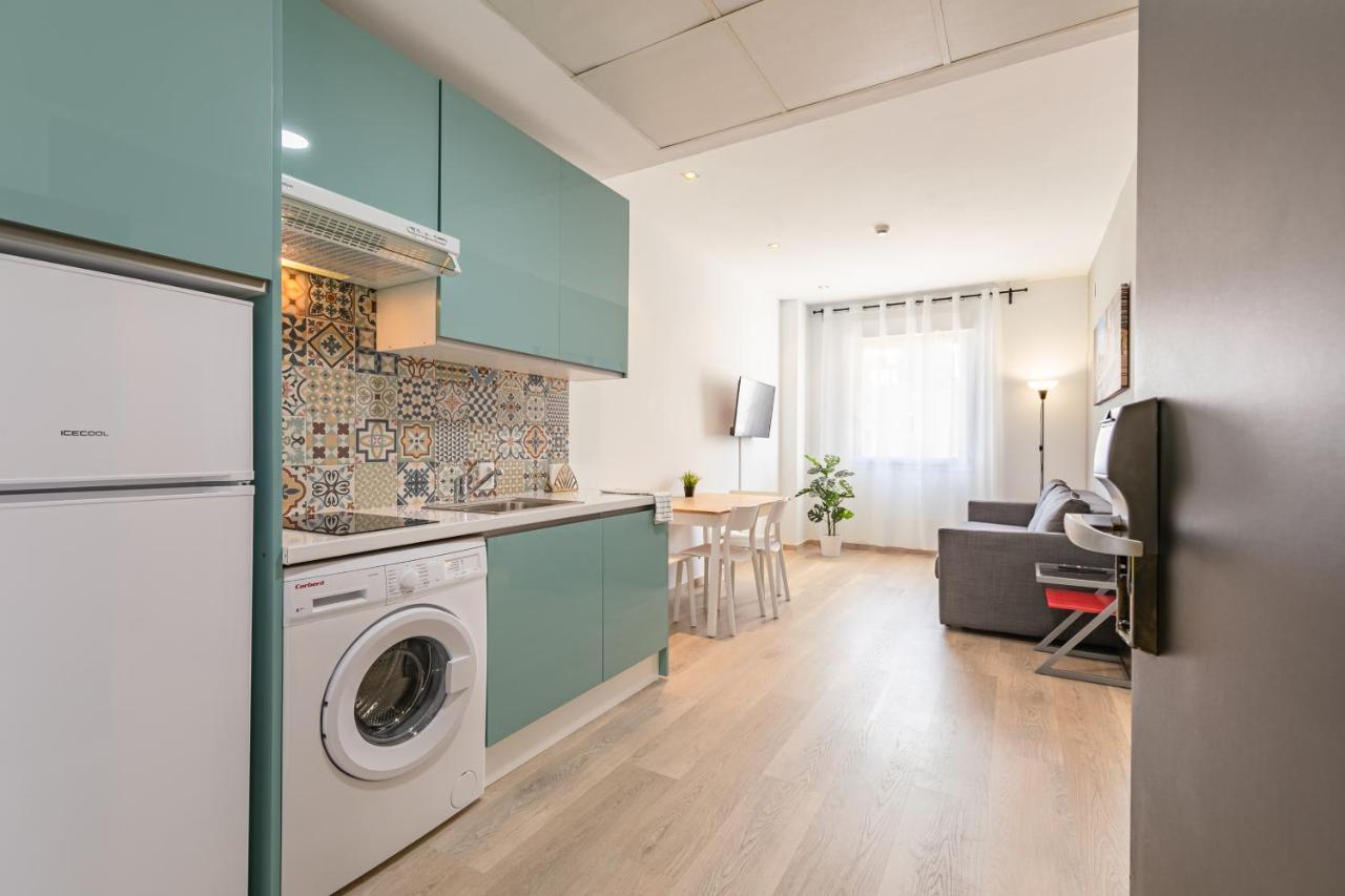 Apartment With Free Parking And Pool Bormujos Buitenkant foto