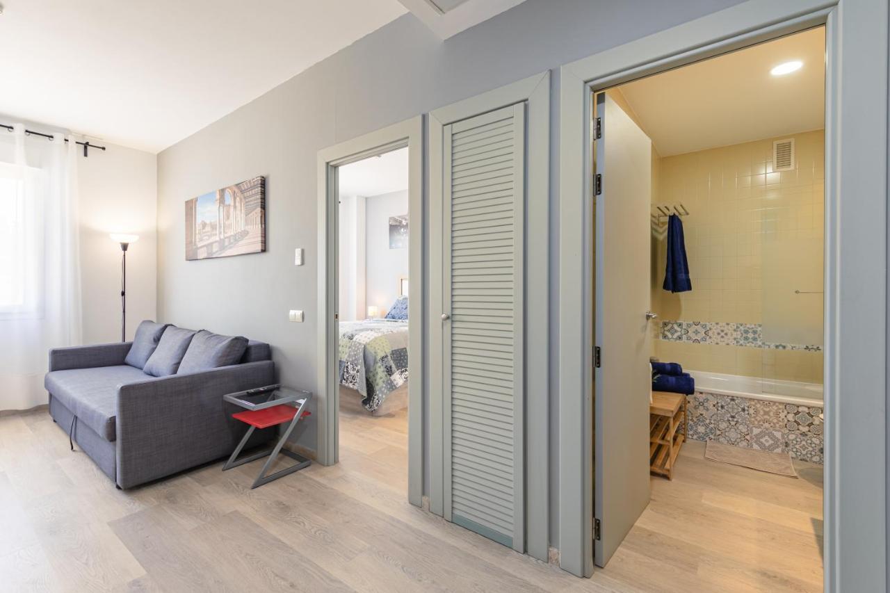 Apartment With Free Parking And Pool Bormujos Buitenkant foto