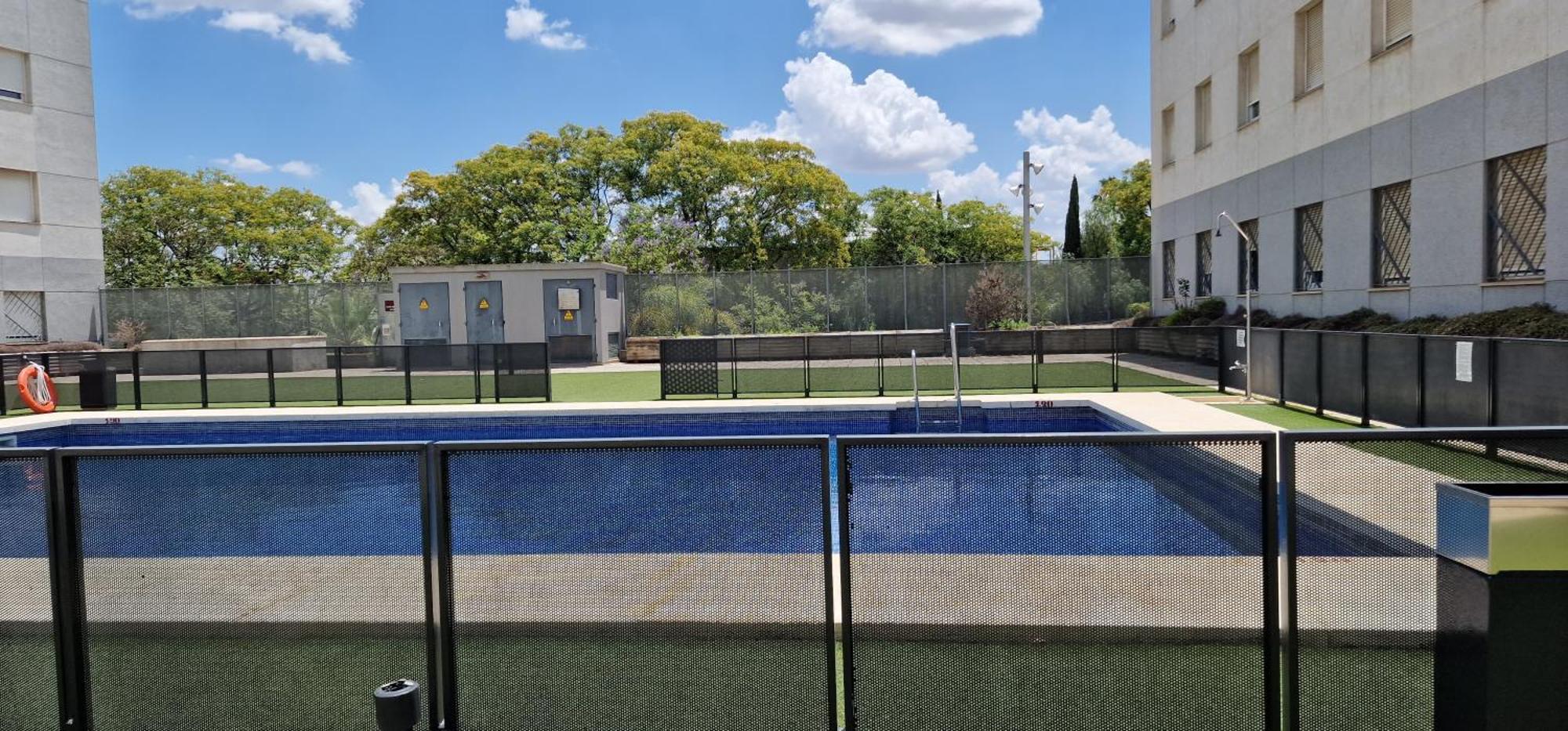 Apartment With Free Parking And Pool Bormujos Buitenkant foto